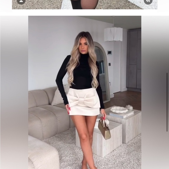 NWT ZARA 🎄SATIN MINI SKIRT SIZE XS and S
🚨 FINAL PRICE NO OFFER ACCEPT - Picture 5 of 16